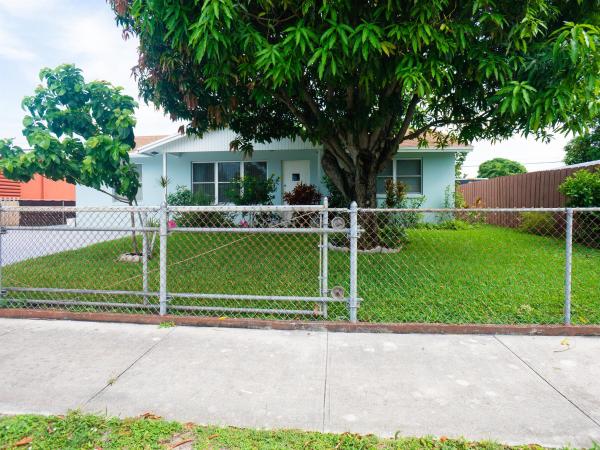 Hillcrest Heights, 713 Hillcrest Blvd, West Palm Beach, Florida 33405, image 1