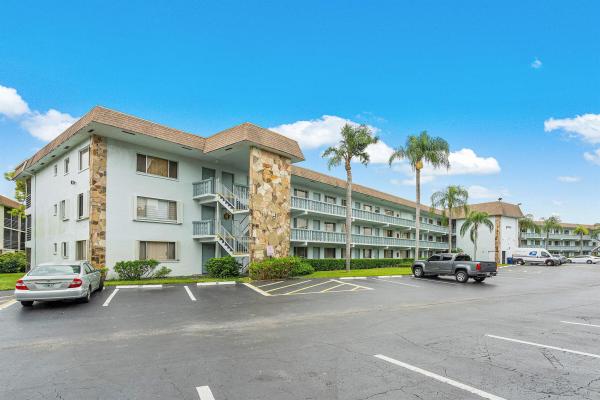 Village Green 4, 2000 Springdale Blvd #309, Palm Springs, Florida 33461, image 1