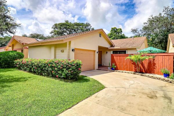 Sawgrass Village 1, 4421 Cordia Cir, Coconut Creek, Florida 33066, image 1