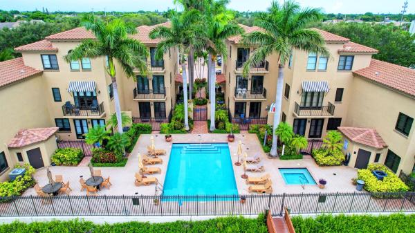 Villagio Del Mar, 920 Via Villagio, Hypoluxo, Florida 33462, image 1