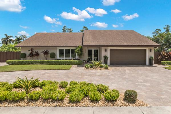 Pinewood East 2 Of Wellington, 284 Old Country Rd, Wellington, Florida 33414, image 1