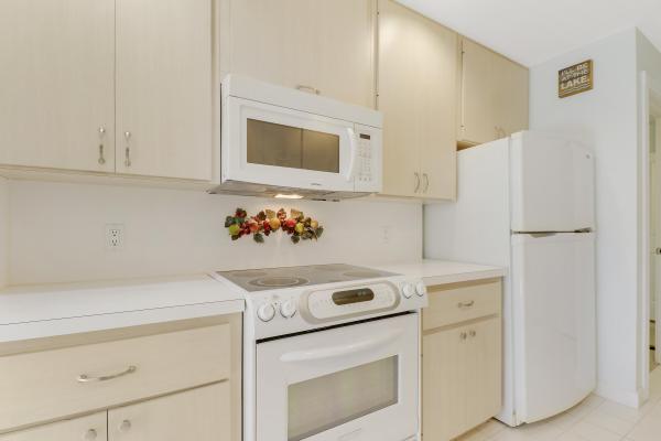 Sun Terrace At The Oaks, 5502 Red Oak Ct, Palm Beach Gardens, Florida 33410, image 1