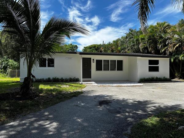 Lake Park Manor, 2532 Conroy Dr, North Palm Beach, Florida 33403, image 1