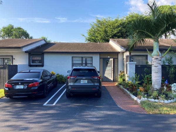 Indian Trail Villas, 118 Conaskonk Cir, Royal Palm Beach, Florida 33411, image 1