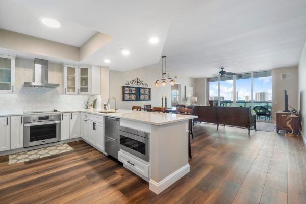 Marina Grande Club & Residences, 2640 Lake Shore Dr #1215, Riviera Beach, Florida 33404, image 1