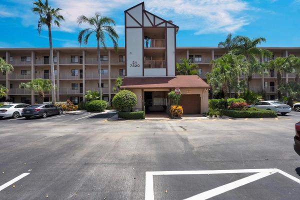 Huntington Lakes 4, 7320 Amberly Ln #305, Delray Beach, Florida 33446, image 1
