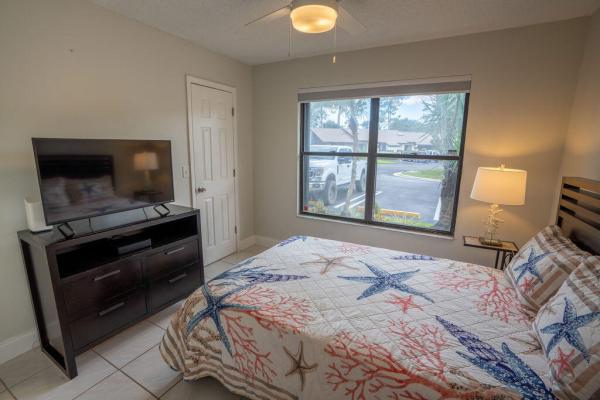 Strathmore Gate West, 500 Iron Forge Ct, Royal Palm Beach, Florida 33411, image 2