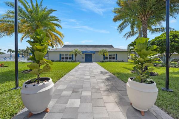 High Point Of Delray 4, 835 North Dr #D, Delray Beach, Florida 33445, image 1
