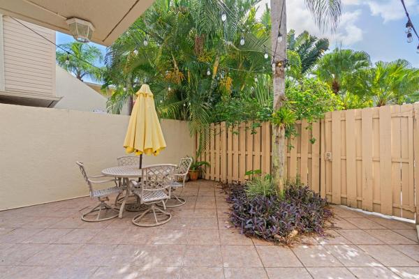 Lake Place, 600 Executive Center Dr #110, West Palm Beach, Florida 33401, image 1