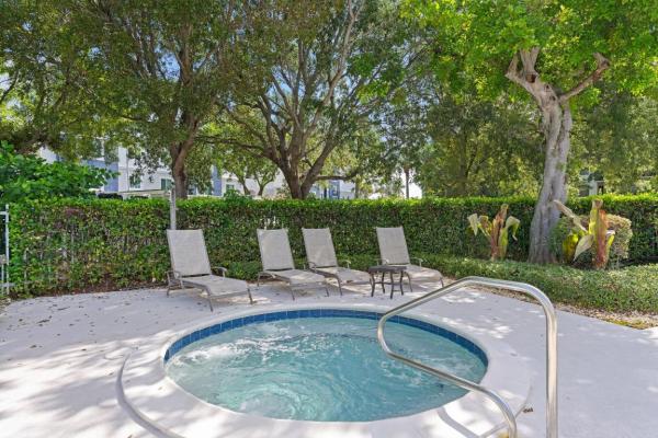 Lake Place, 600 Executive Center Dr #110, West Palm Beach, Florida 33401, image 1