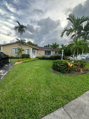 Eureka Manor, 12250 SW 186th St, South Miami Heights, Florida 33177, image 1