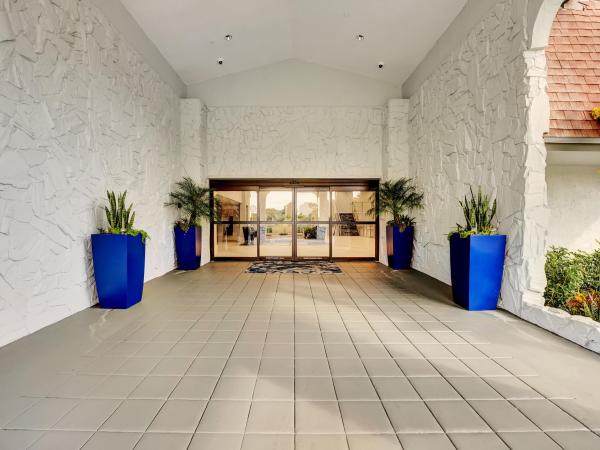 Huntington Lakes 1, 14425 Strathmore Ln #205, Delray Beach, Florida 33446, image 2