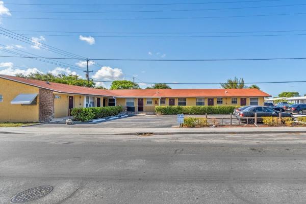 Southend, 927 S G St #7, Lake Worth Beach, Florida 33460, image 1