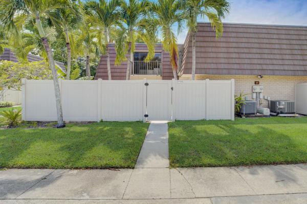 Heritage Village Of Palm Beach Lakes, 7720 77th Way, West Palm Beach, Florida 33407, image 1