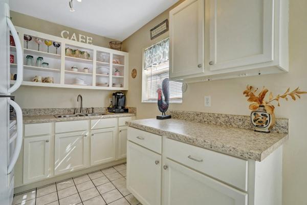 Sterling Village, 880 Horizons W #204, Boynton Beach, Florida 33435, image 2