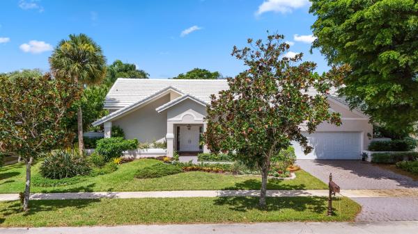 Colonnade At Glen Oaks, 4721 NW 27th Ave, Boca Raton, Florida 33434, image 1