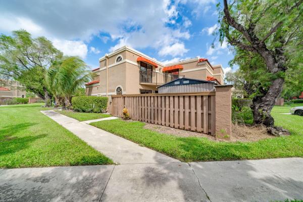 Banyan Lake, 8116 Severn Dr #C, Boca Raton, Florida 33433, image 1