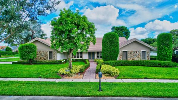 Woodfield Hunt Club, 3185 Saint James Dr, Boca Raton, Florida 33434, image 1