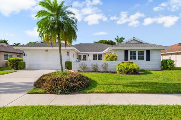 Pine Tree Village, 10848 Greentrail Dr, Boynton Beach, Florida 33436, image 1