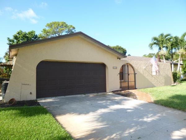 Palm Beach National Golf & Country Club Estates, 7240 Oakmont Dr, Lake Worth, Florida 33467, image 1