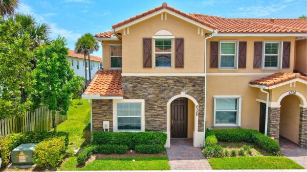 Charleston Commons, 4328 Maybelle Ln, West Palm Beach, Florida 33417, image 1