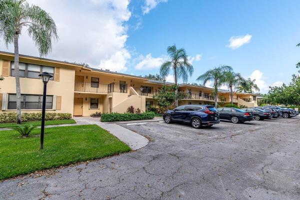 Delray Oaks West, 2900 SW 22nd Cir #222b, Delray Beach, Florida 33445, image 1