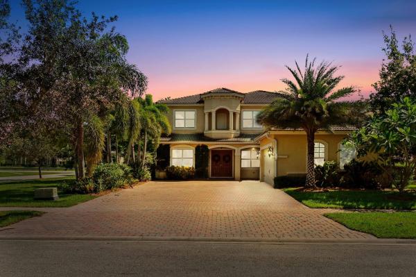 Montclaire Estates, 8946 Cypress Grove Ln, West Palm Beach, Florida 33411, image 1