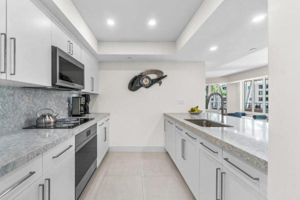 Mizner Court, 100 SE 5th Ave #305, Boca Raton, Florida 33432, image 2