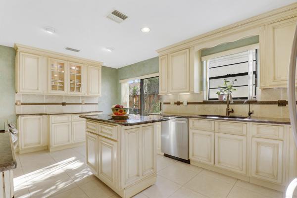St Tropez At Crystal Pointe, 13310 Saint Tropez Cir, Palm Beach Gardens, Florida 33410, image 1