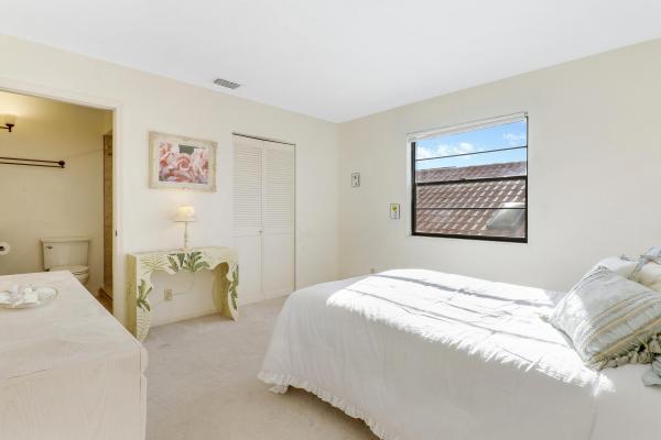 St Tropez At Crystal Pointe, 13310 Saint Tropez Cir, Palm Beach Gardens, Florida 33410, image 2