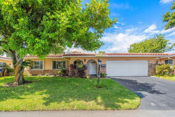 Crystal Lake Villas, 1278 NW 43rd St, Deerfield Beach, Florida 33064, image 1