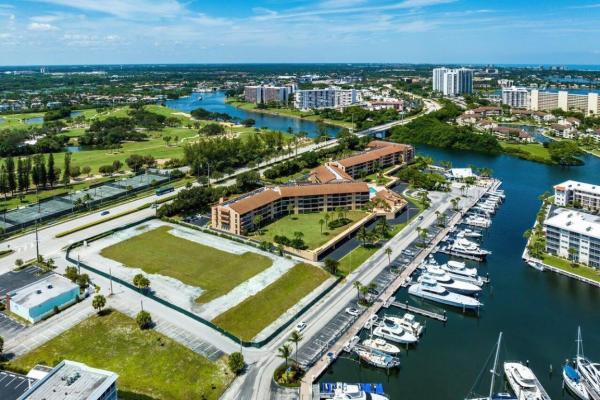 Marina Bay, 1030 Us Highway 1 #105, North Palm Beach, Florida 33408, image 1