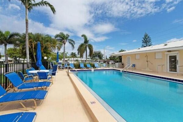 Pine Point Villas, 211 Bayview Ave #C, Boynton Beach, Florida 33435, image 2