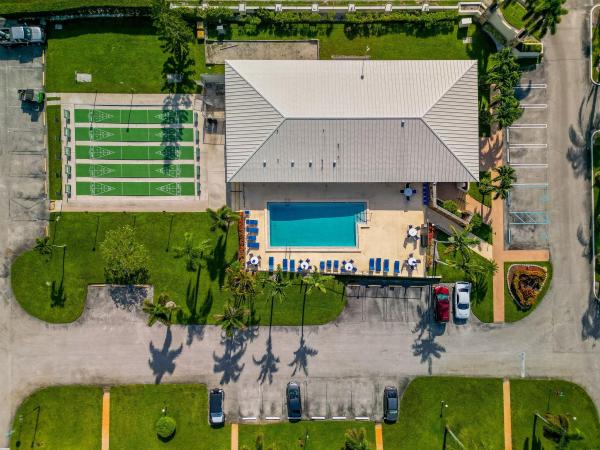 Pine Point Villas, 211 Bayview Ave #C, Boynton Beach, Florida 33435, image 1