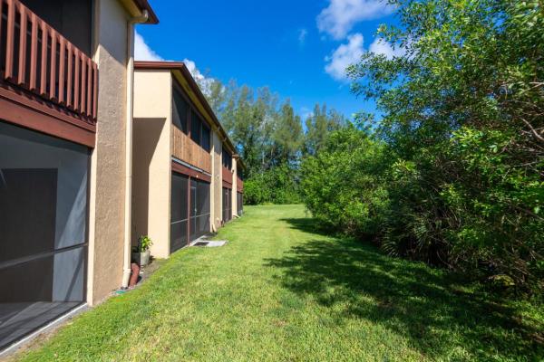 The Trails At Royal Palm Beach, 1507 Lakeview Dr E, Royal Palm Beach, Florida 33411, image 3