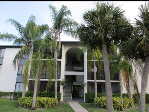 The Palm Club, 1007 Green Pine Blvd #D2, West Palm Beach, Florida 33409, image 1