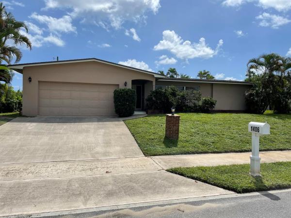 Lake Osborne Manor, 1406 Hillcrest Dr, Lake Worth Beach, Florida 33461, image 1