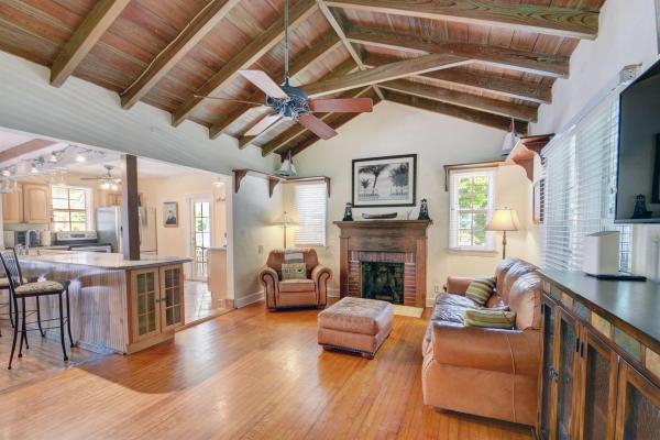 Northwood Gardens, 4215 N Flagler Dr, West Palm Beach, Florida 33407, image 1
