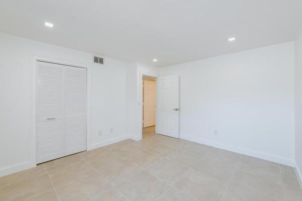 Fairways Of Boca Lago, 21217 Lago Cir, Boca Raton, Florida 33433, image 2