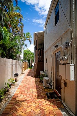 Estates Of South Palm Beach, 201 Lytton Ct, West Palm Beach, Florida 33405, image 1