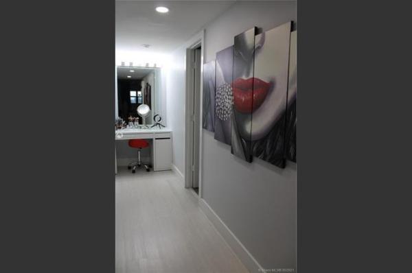Canongate, 800 NE 195th St #402, Ives Estates, Florida 33179, image 1