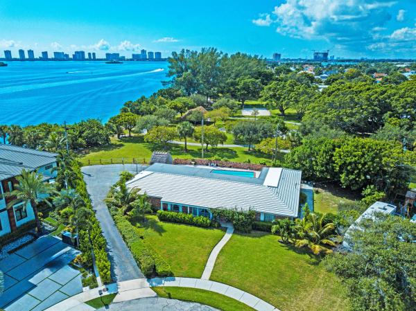 Yacht Club, 706 Lakeside Cir, North Palm Beach, Florida 33408, image 1