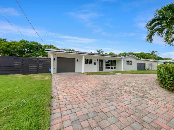 Pompano Waterway Estates, 2741 NE 53rd Ct, Lighthouse Point, Florida 33064, image 1