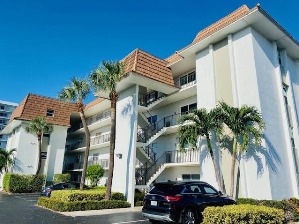 Wilshire North, 2936 Lake Shore Dr #308, Riviera Beach, Florida 33404, image 1