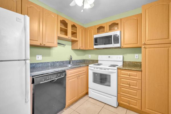 Village Royale Greenhill, 300 NE 26th Ave #105, Boynton Beach, Florida 33435, image 1
