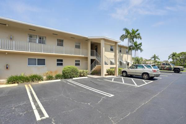 Four Sea Suns, 311 NE 17th Ave #203, Boynton Beach, Florida 33435, image 1