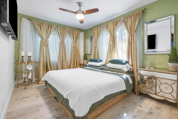 Broadmoor, 320 Hunter St, West Palm Beach, Florida 33405, image 2