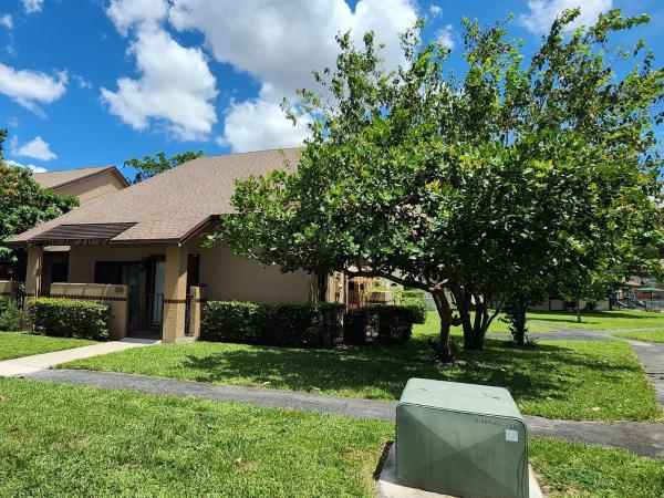 Alhambra Village, 2266 NW 39th Ave, Coconut Creek, Florida 33066, image 1