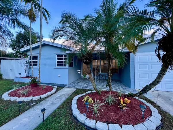Palm Lane Villa, 6620 Evans St, Hollywood, Florida 33024, image 1