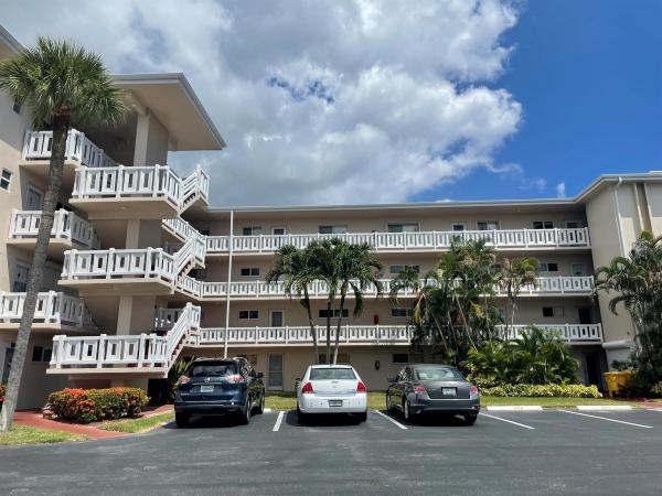 Lake Clarke Gardens, 2669 S Garden Dr #102, Lake Worth Beach, Florida 33461, image 1